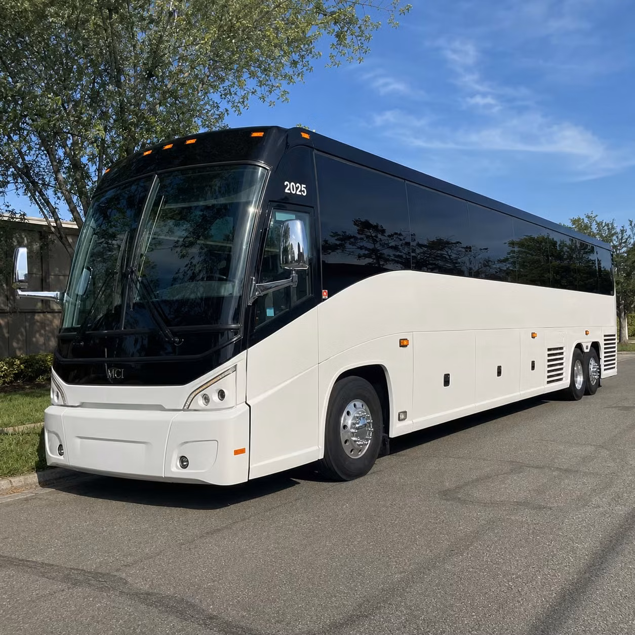 airport transfers and intermodal shuttles for government travelers in santa ana