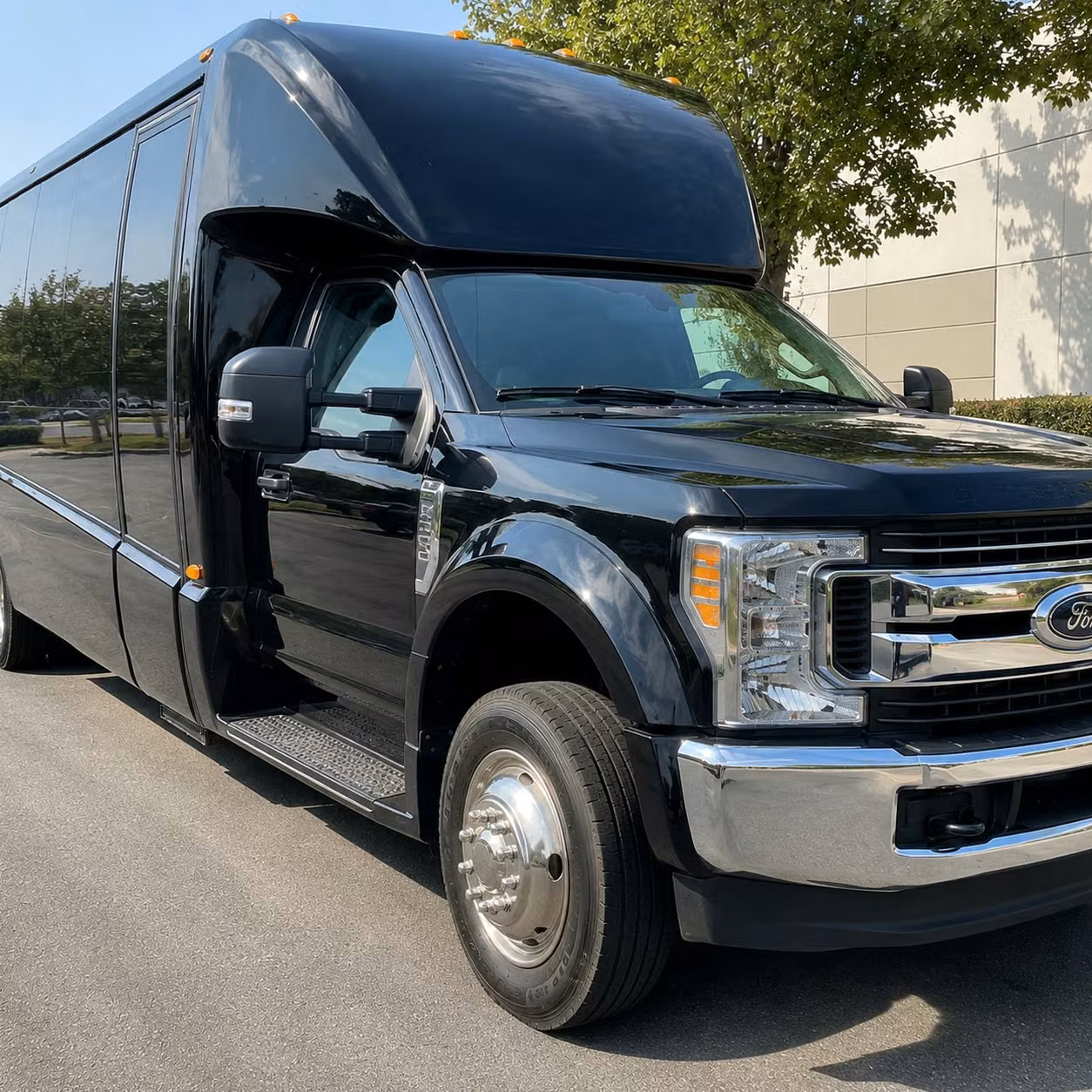 santa ana 20 passenger minibus rental